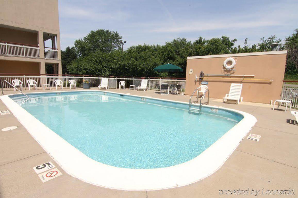 Cedar Rapids Inn Exterior foto